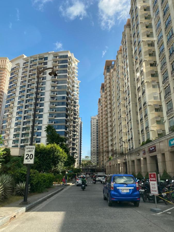 Spacious Condo In Venice Luxury Residences Taguig Luaran gambar