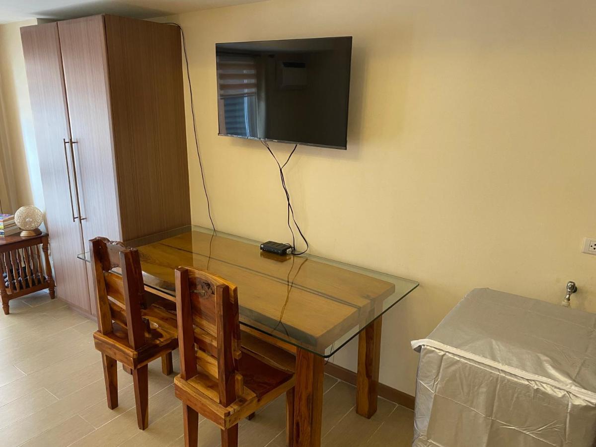 Spacious Condo In Venice Luxury Residences Taguig Luaran gambar