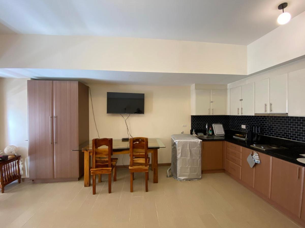 Spacious Condo In Venice Luxury Residences Taguig Luaran gambar