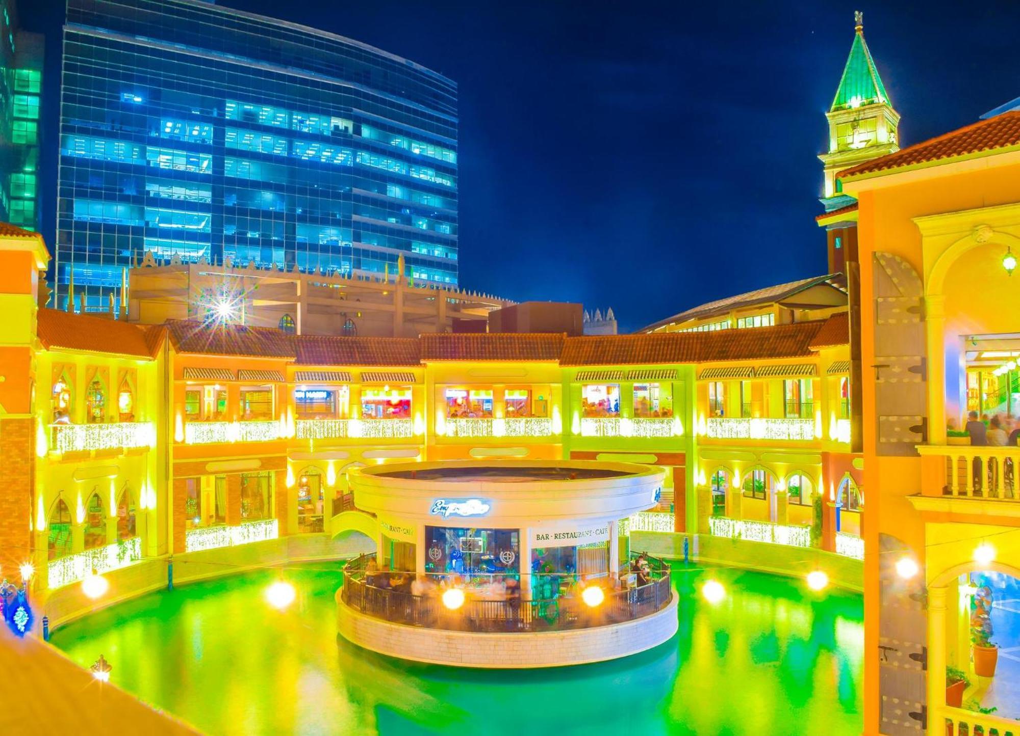 Spacious Condo In Venice Luxury Residences Taguig Luaran gambar