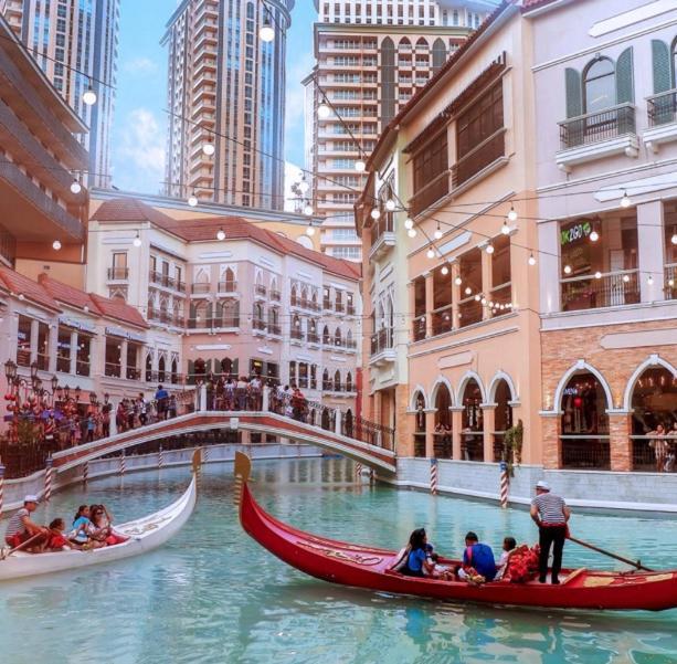 Spacious Condo In Venice Luxury Residences Taguig Luaran gambar